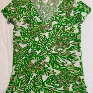 Lilly Pulitzer vneck top like new